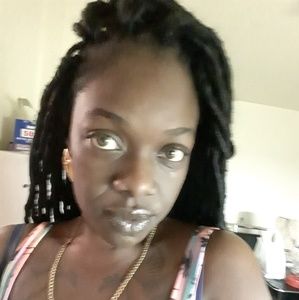 Meet your Posher, Sheila